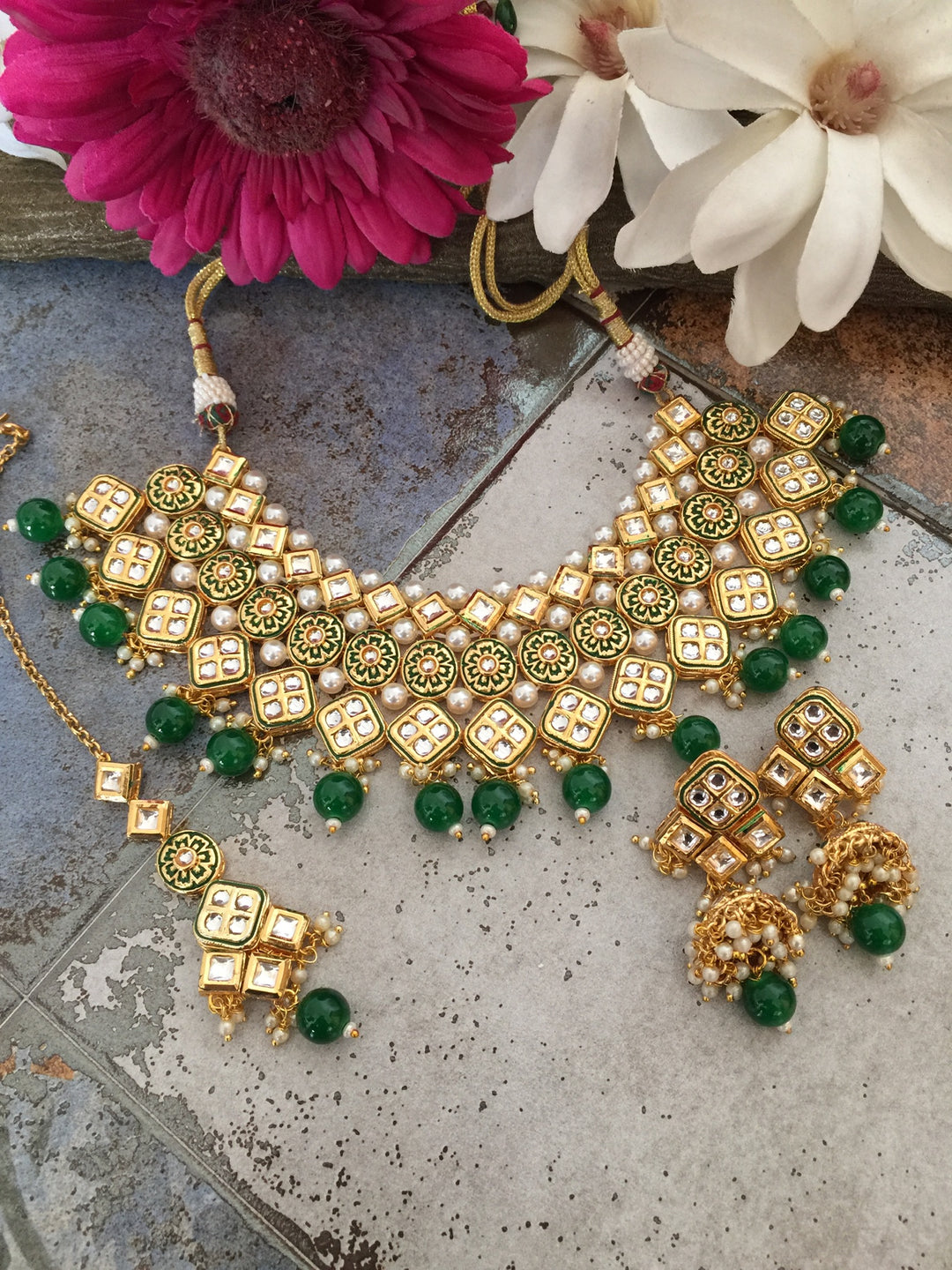 Elegant Kundan Choker Set with Earrings and Maangtikka - A Regal Radiance for Special Occasions