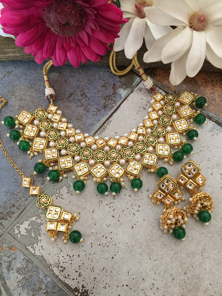 Elegant Kundan Choker Set with Earrings and Maangtikka - A Regal Radiance for Special Occasions