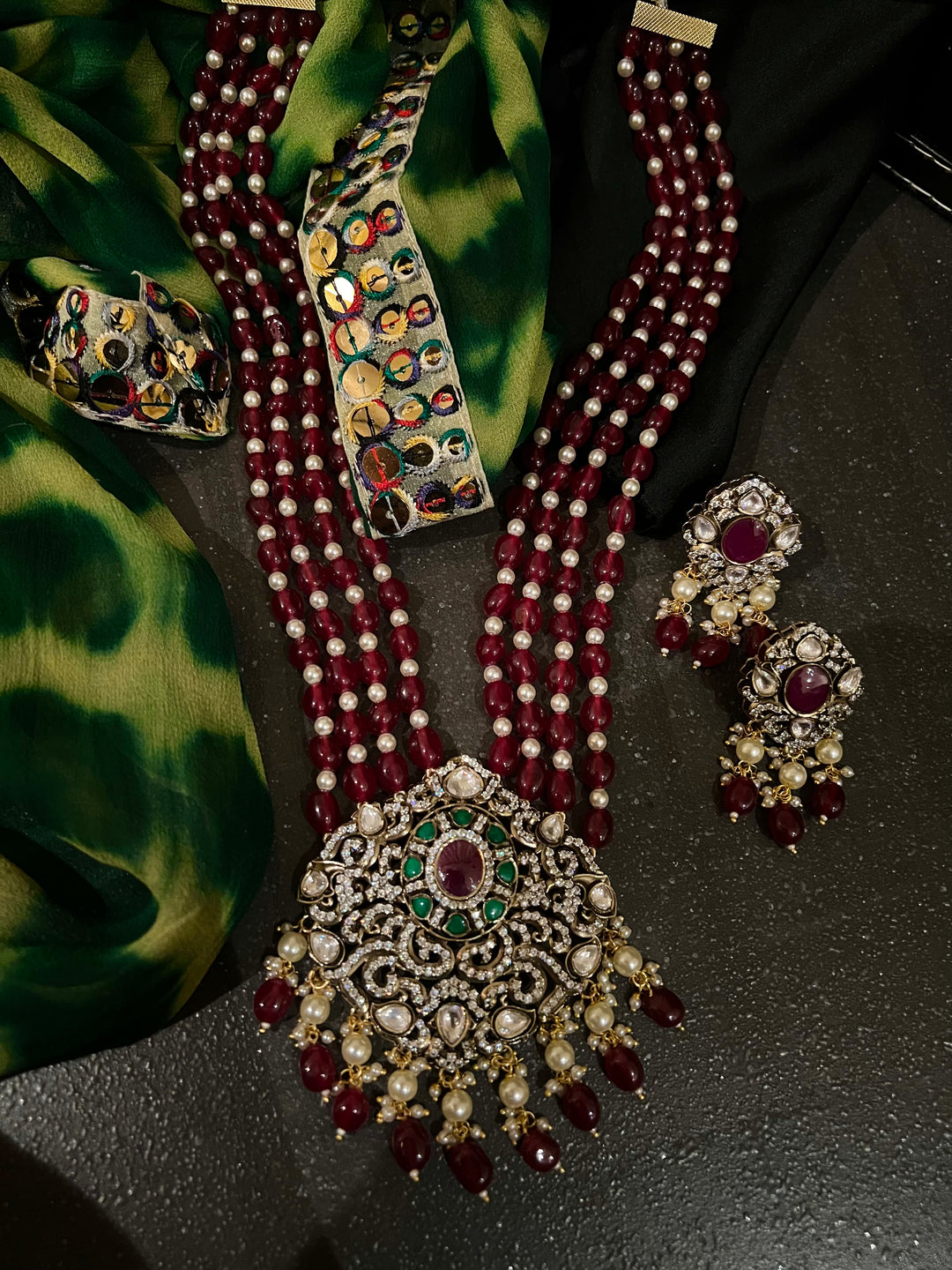 Beautiful Kundan Necklace with Earrings