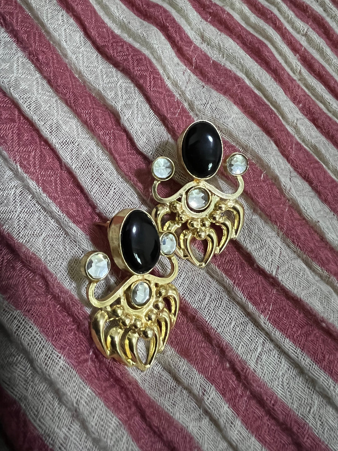 Black Stone and Kundan Studs