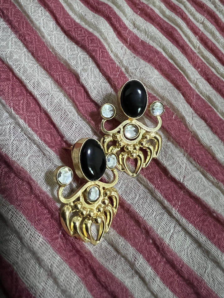 Black Stone and Kundan Studs