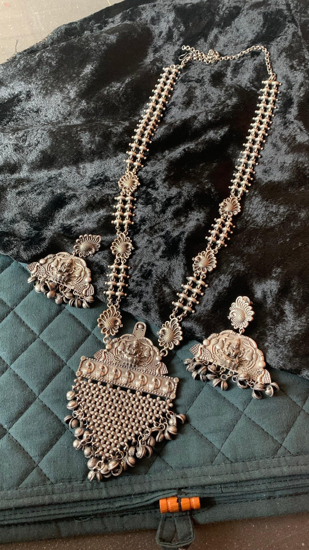 Vintage Pendant Long Necklace with Statement Earrings - SHIVKA