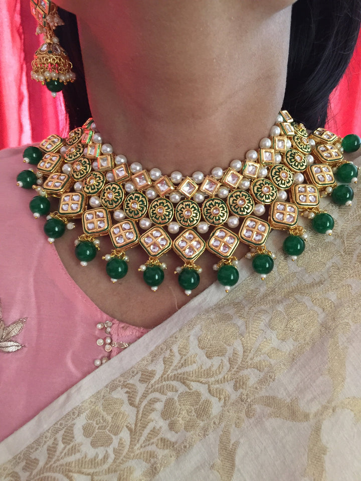 Elegant Kundan Choker Set with Earrings and Maangtikka - A Regal Radiance for Special Occasions