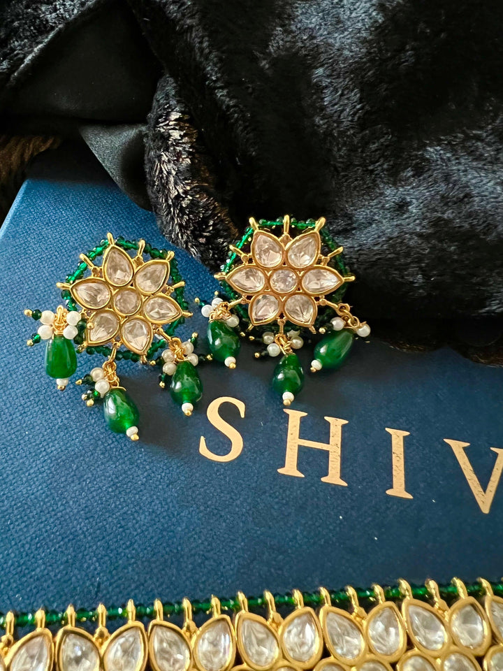 Scintillating Kundan Choker with Earrings - SHIVKA