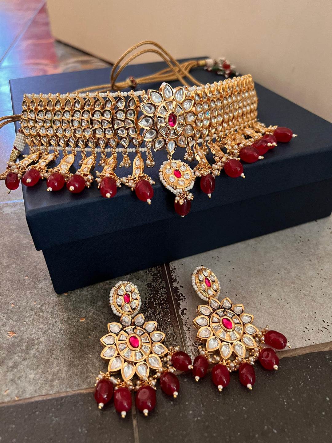 Jadau Kundan Choker with Statement Earrings - SHIVKA