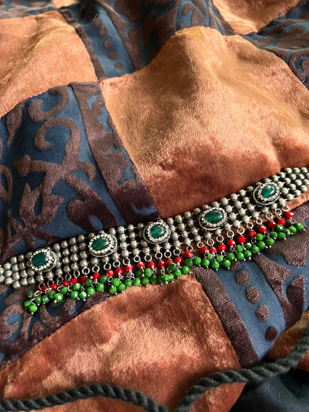 Vintage Artistic Choker with Statement Earrings - SHIVKA