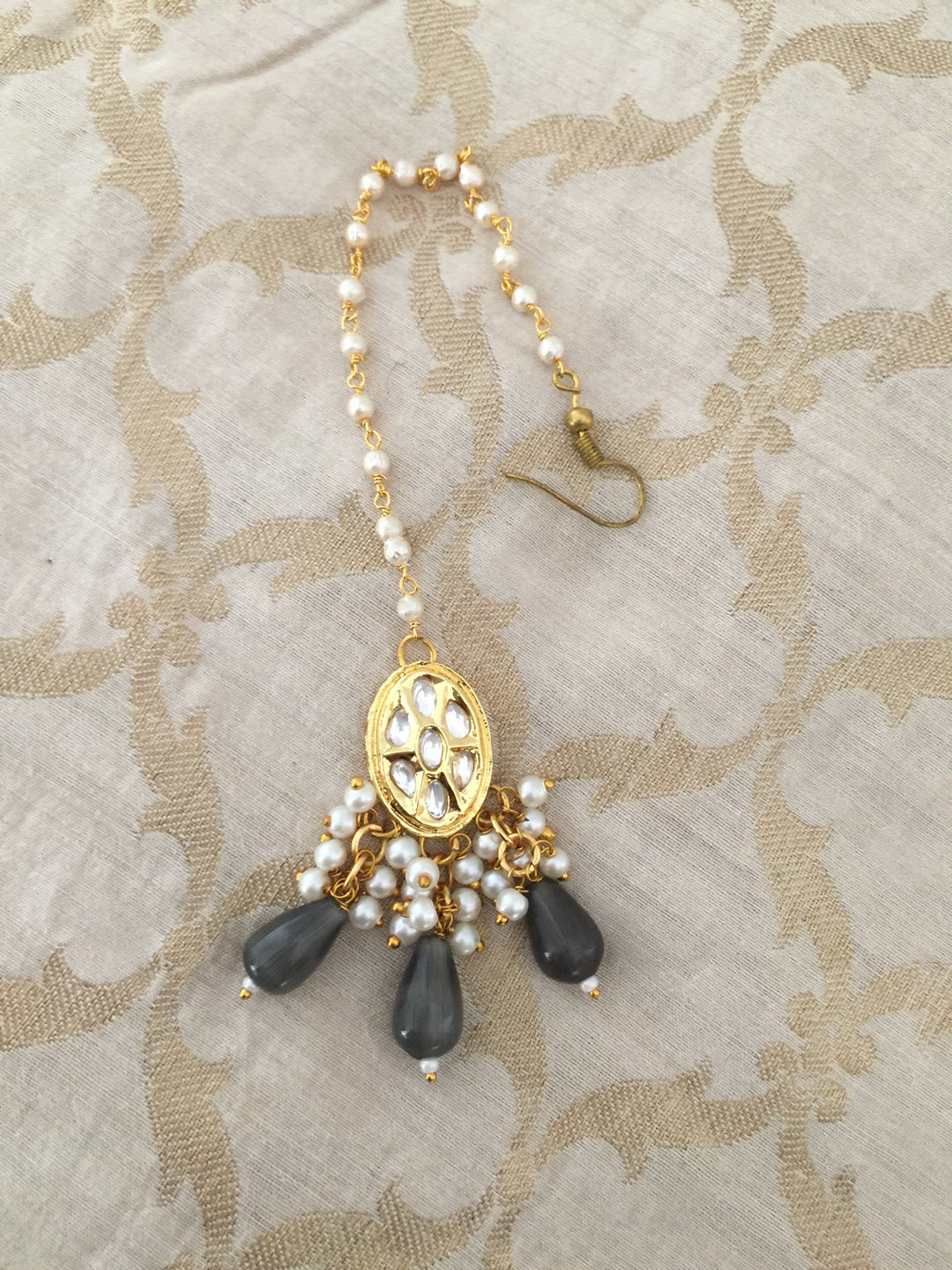 Classic Kundan Choker with Earrings and Maangtikka