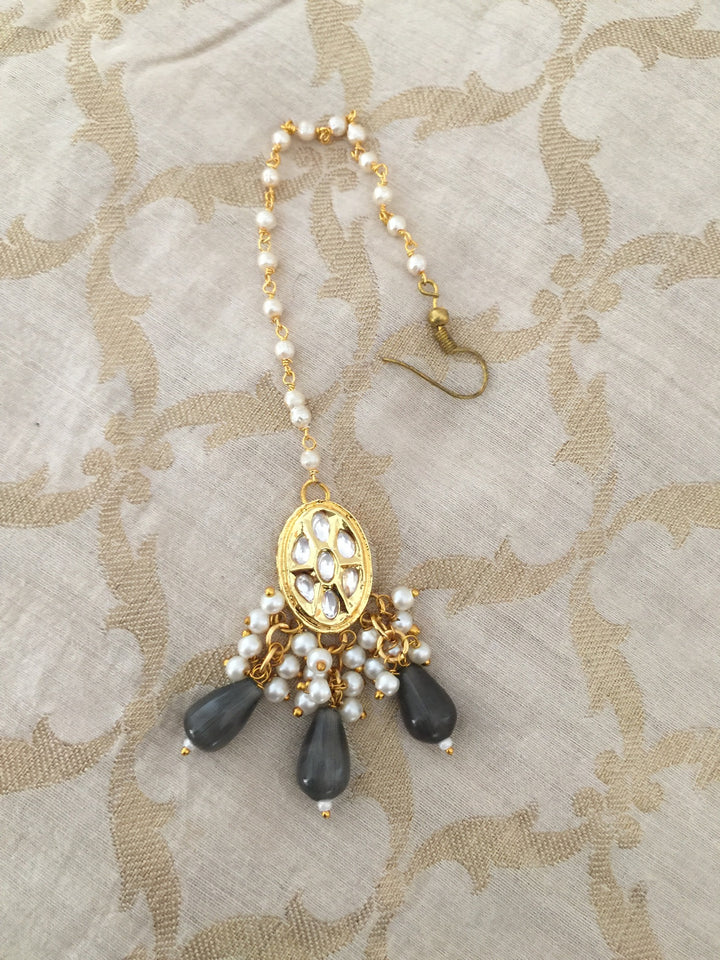 Classic Kundan Choker with Earrings and Maangtikka