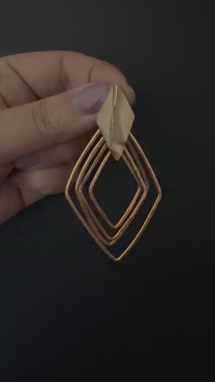 Statement Kite Danglers