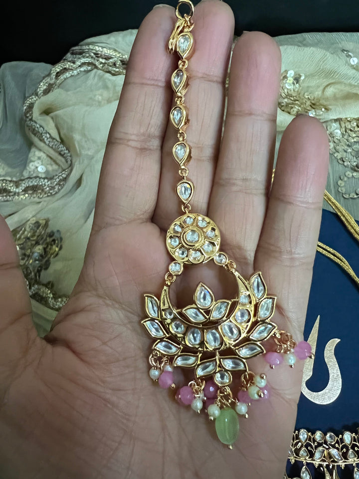 Scintillating Bridal Kundan Choker with Earrings and Maangtikka