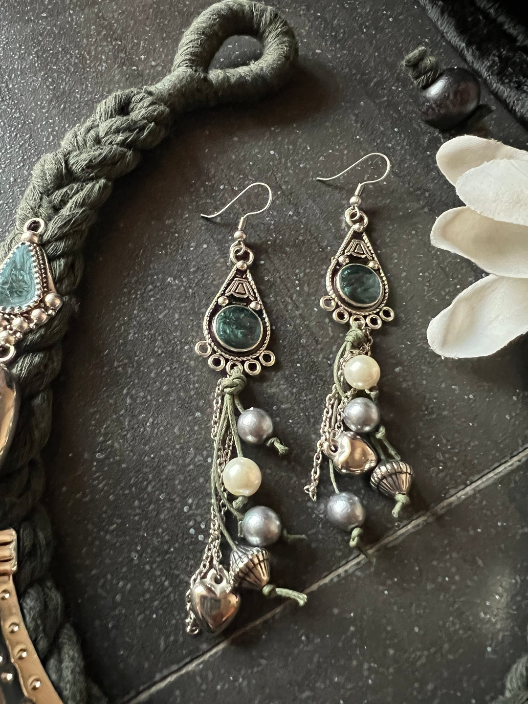 Fusion Hasli Necklace with Earrings