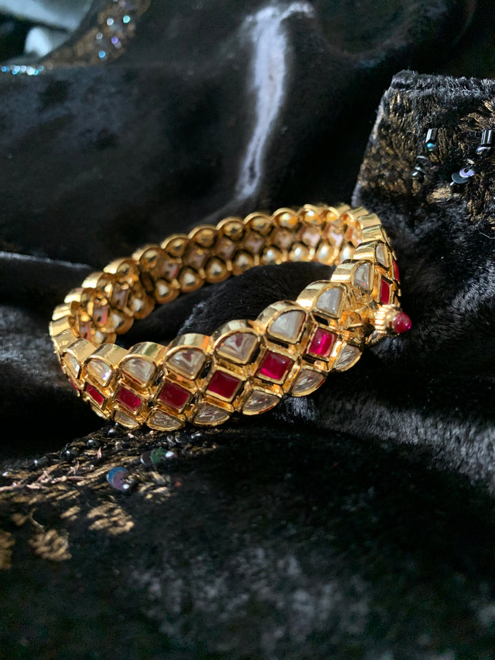Classic Kundan Bangle