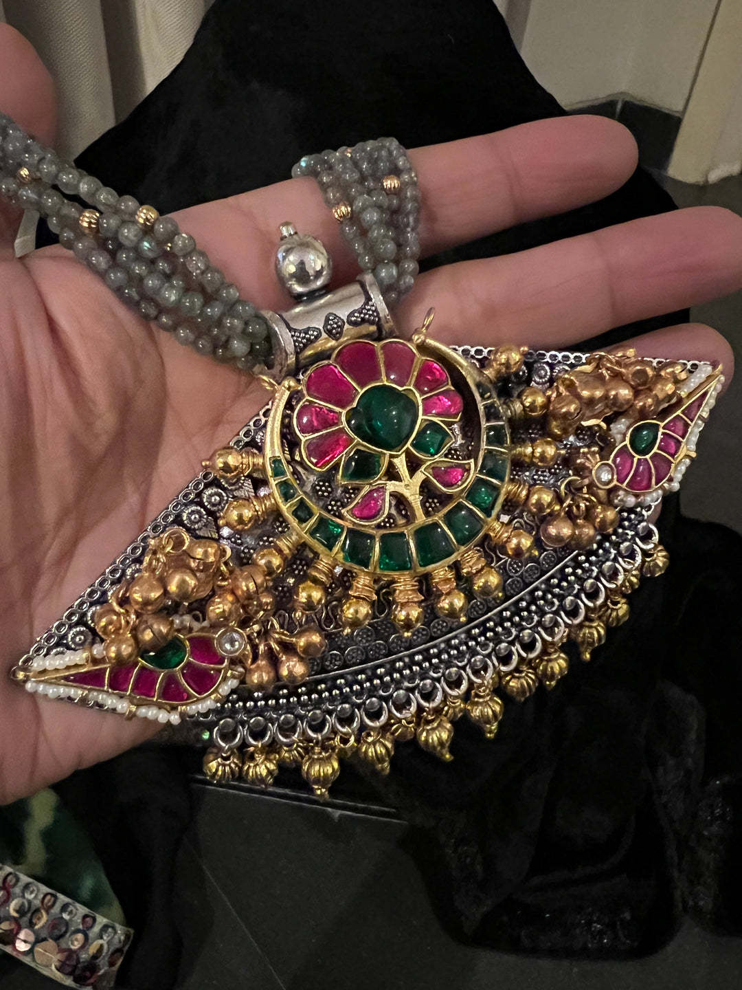 Beautiful Fusion Kundan Pendant Necklace with Earrings