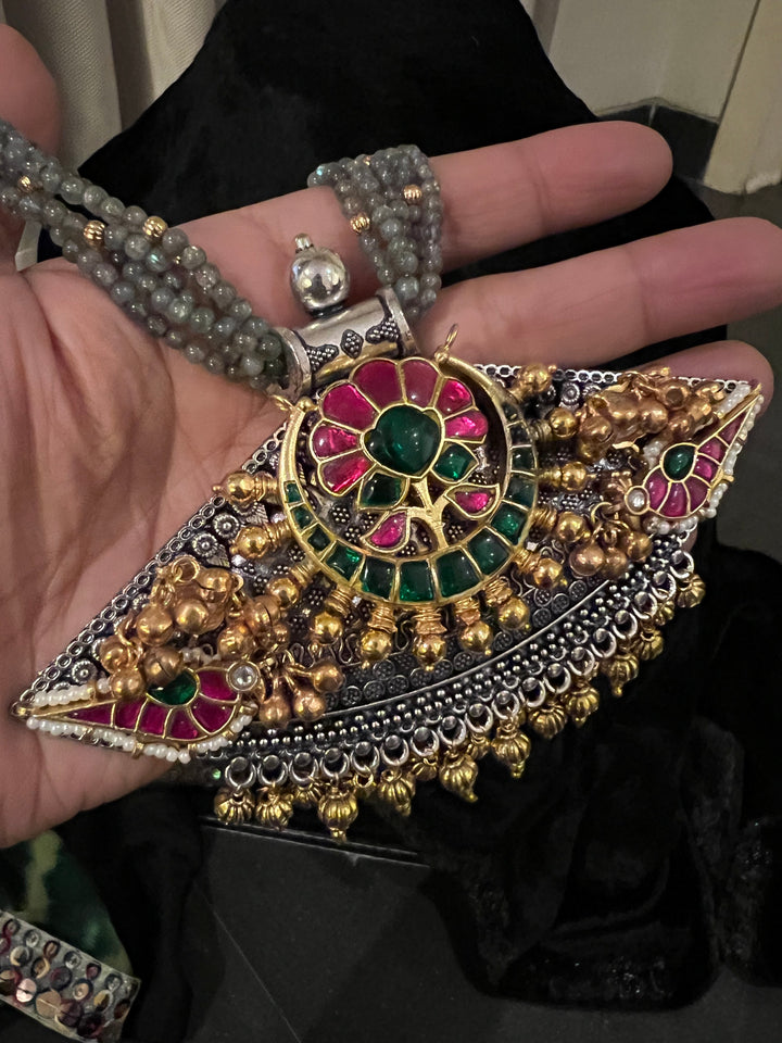 Beautiful Fusion Kundan Pendant Necklace with Earrings