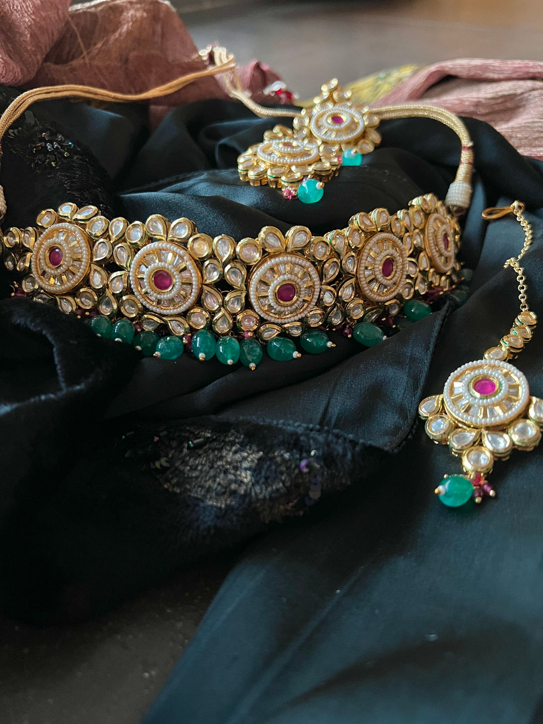 Elegant Kundan Choker with Earrings and Maangtikka