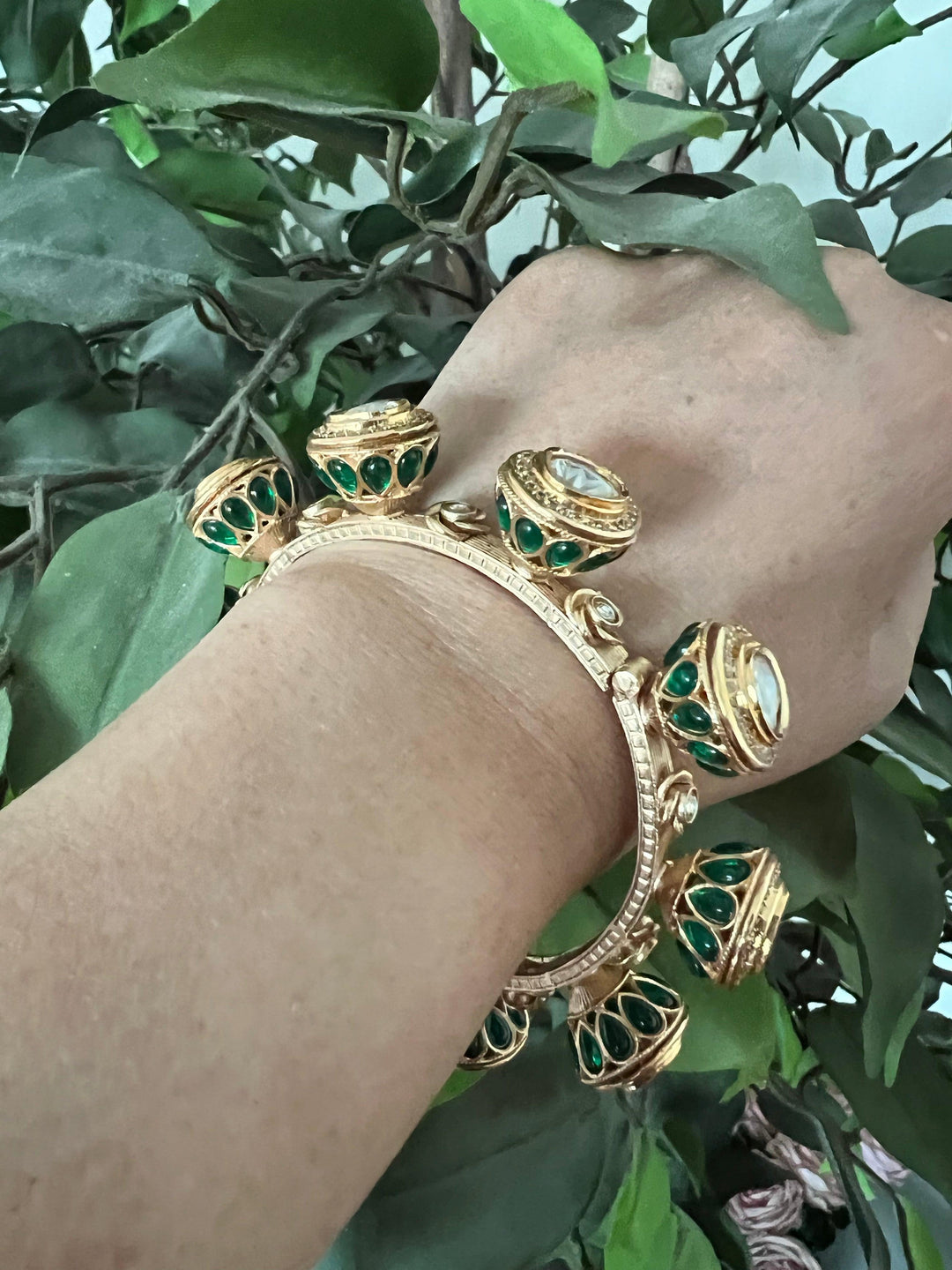 Scintillating Kundan Pacheli Kada - SHIVKA