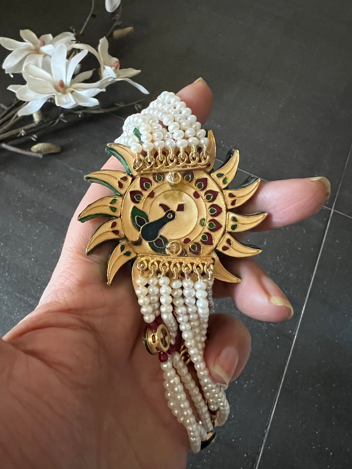 Beautiful Multilayered Pearls and Kundan Necklace with Studs