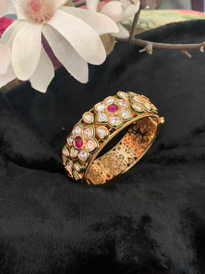 Kundan Flowers Bangle - SHIVKA