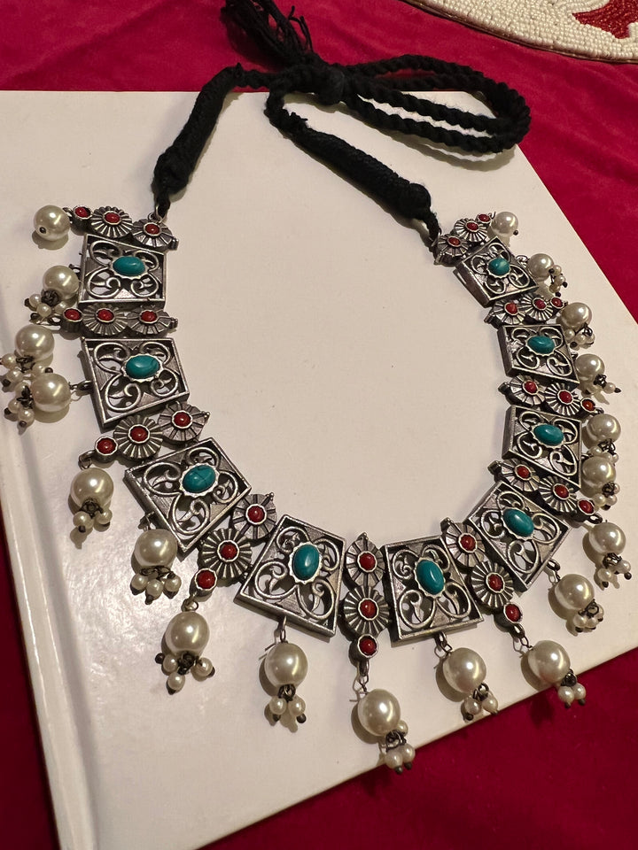 Vintage Artistic Necklace with Statement Earrings