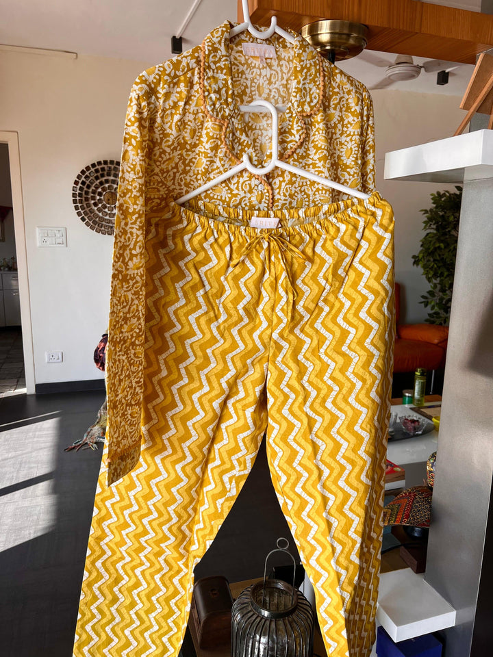 Yellow Print Cotton Night Suit - SHIVKA