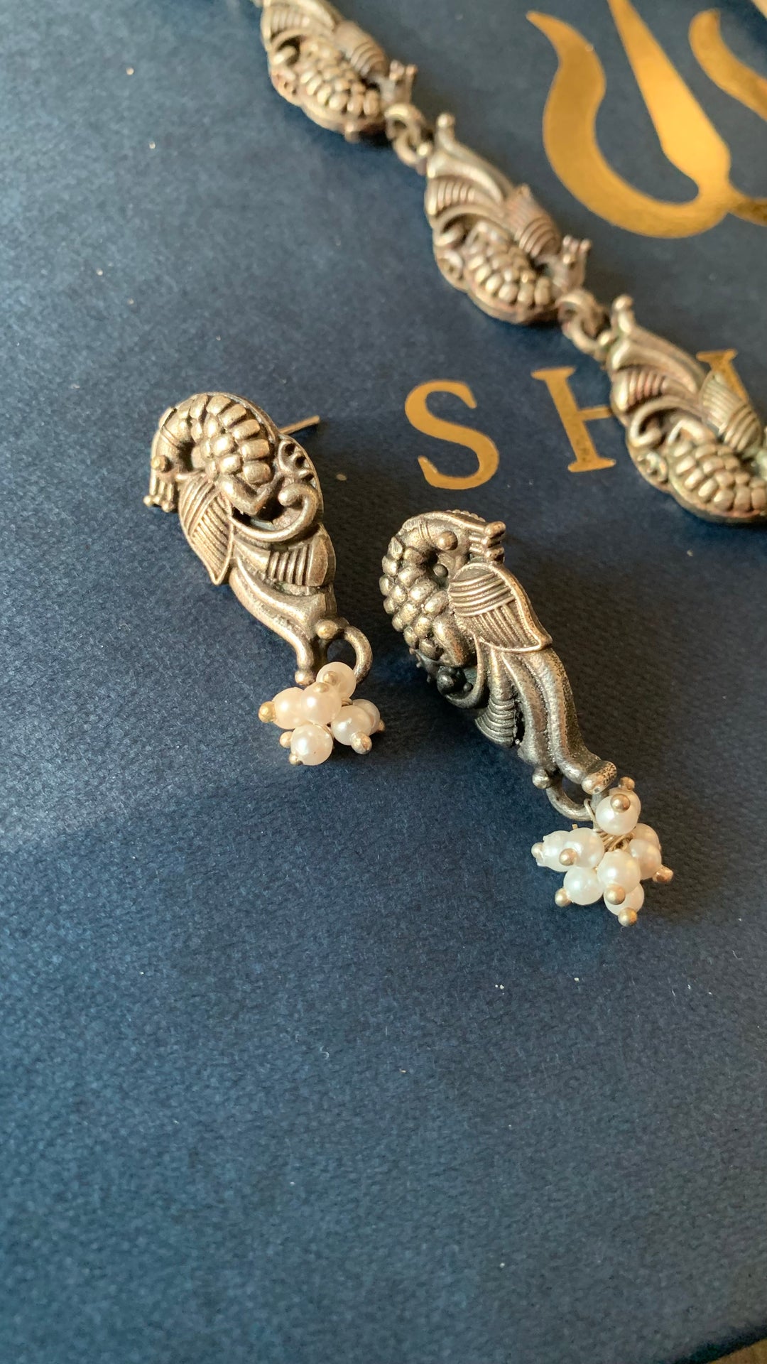 Antique Pendant Necklace with Earrings