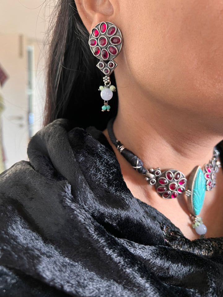 Antique Stones Choker with Statement Earrings