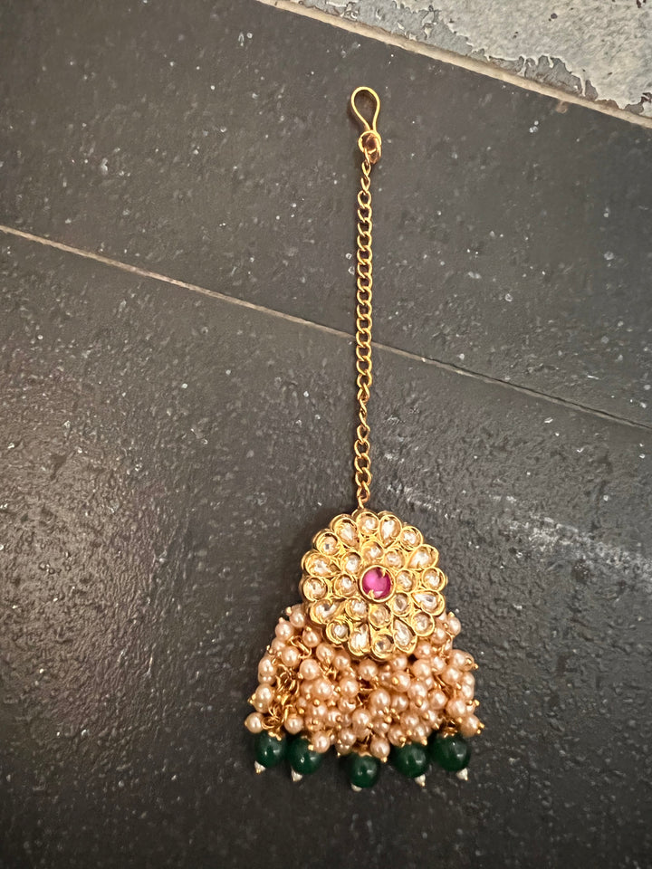 Elegant Kundan Choker with Earrings and Maangtikka