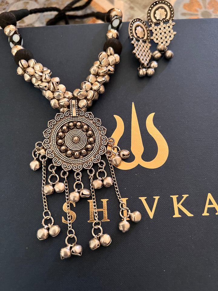 Antique Ghungroo Pendant Necklace with Earrings