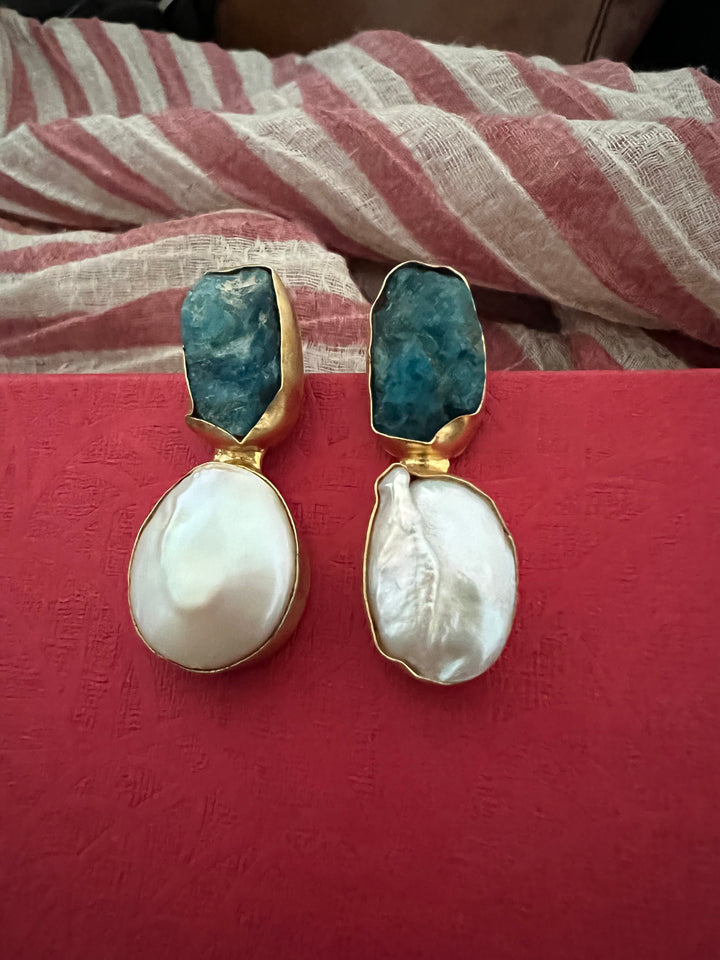 Classy Baroque Pearls Studs