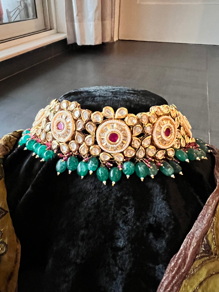 Elegant Kundan Choker with Earrings and Maangtikka