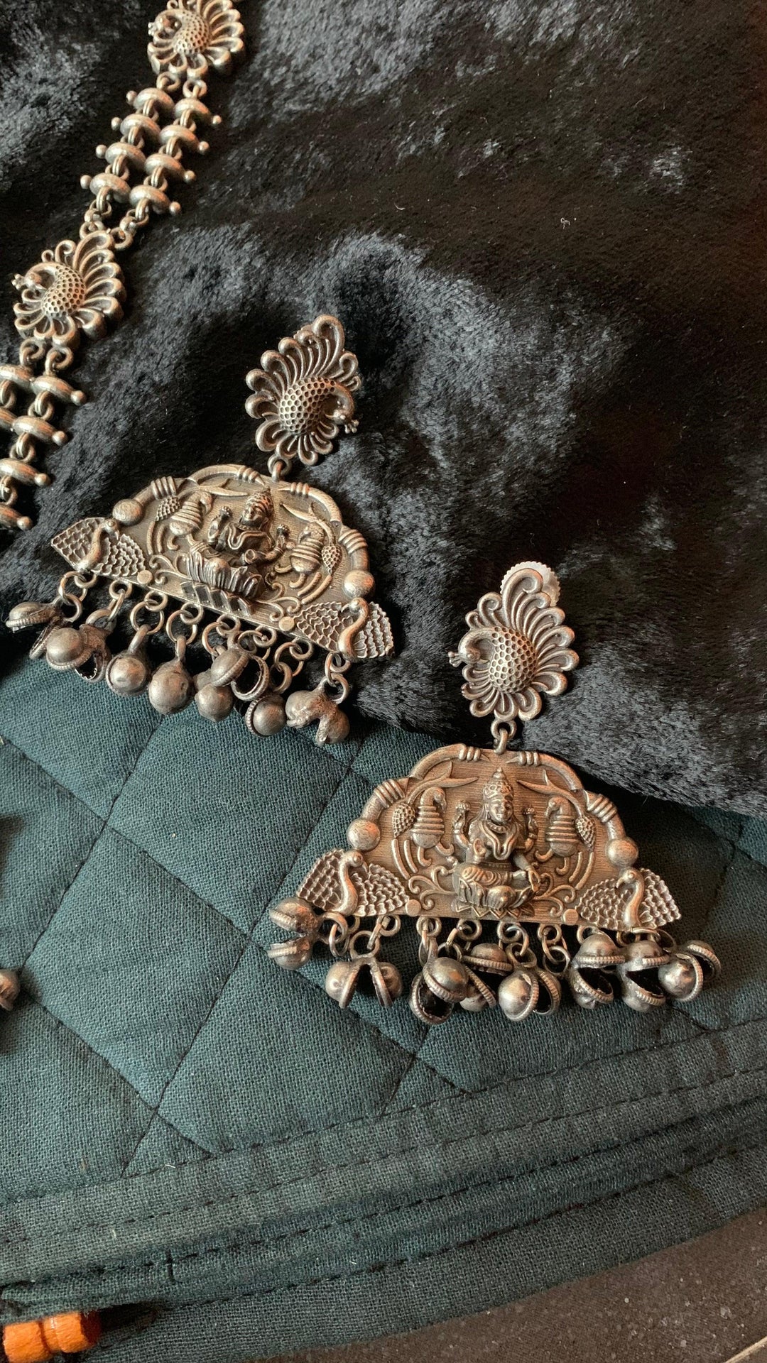 Vintage Pendant Long Necklace with Statement Earrings - SHIVKA