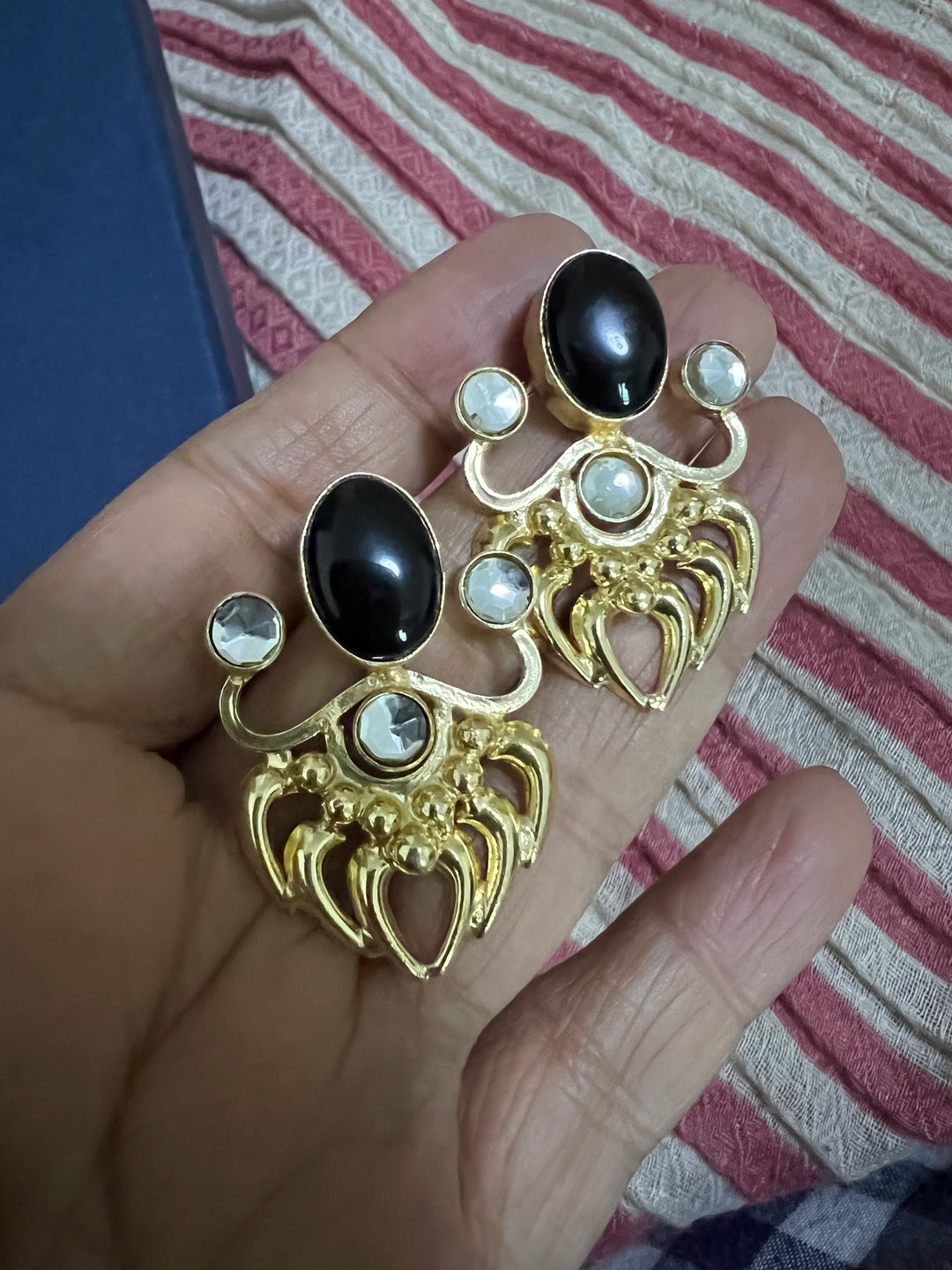 Black Stone and Kundan Studs