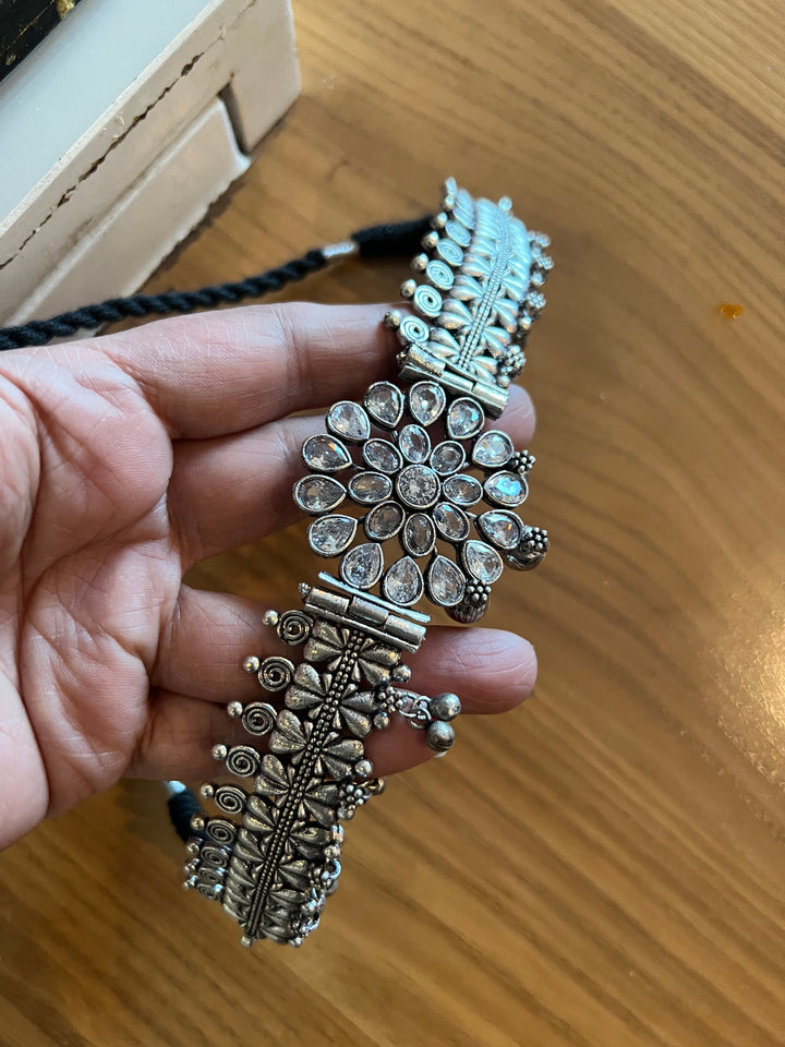 Vintage Art  Choker with Statement Studs