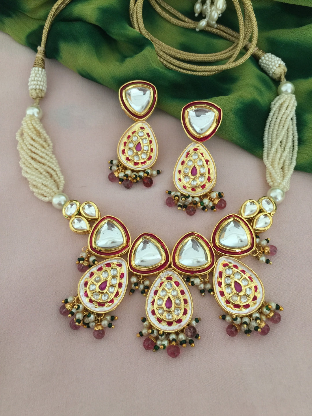 Elegant Kundan Choker with Earrings