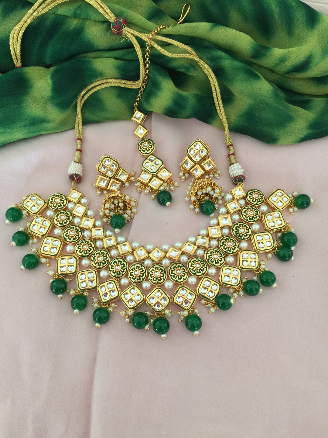 Elegant Kundan Choker Set with Earrings and Maangtikka - A Regal Radiance for Special Occasions