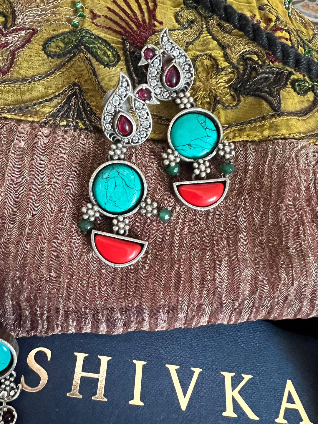 Vintage Artistic Necklace with Statement Earrings - SHIVKA