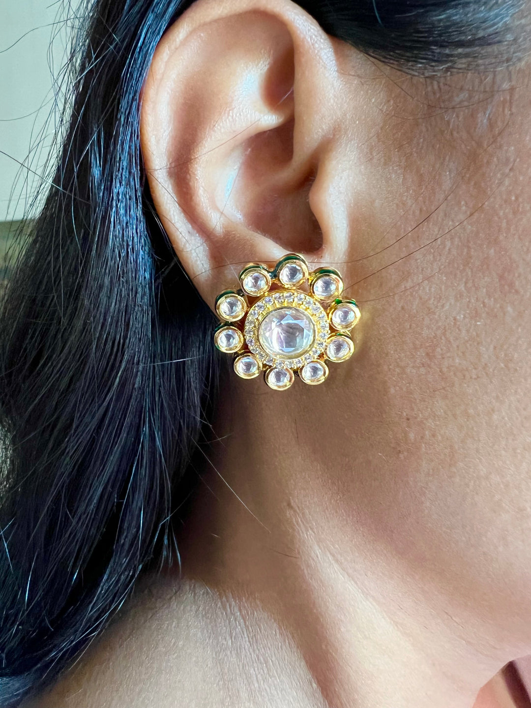 Beautiful Multilayered Pearls and Kundan Necklace with Studs