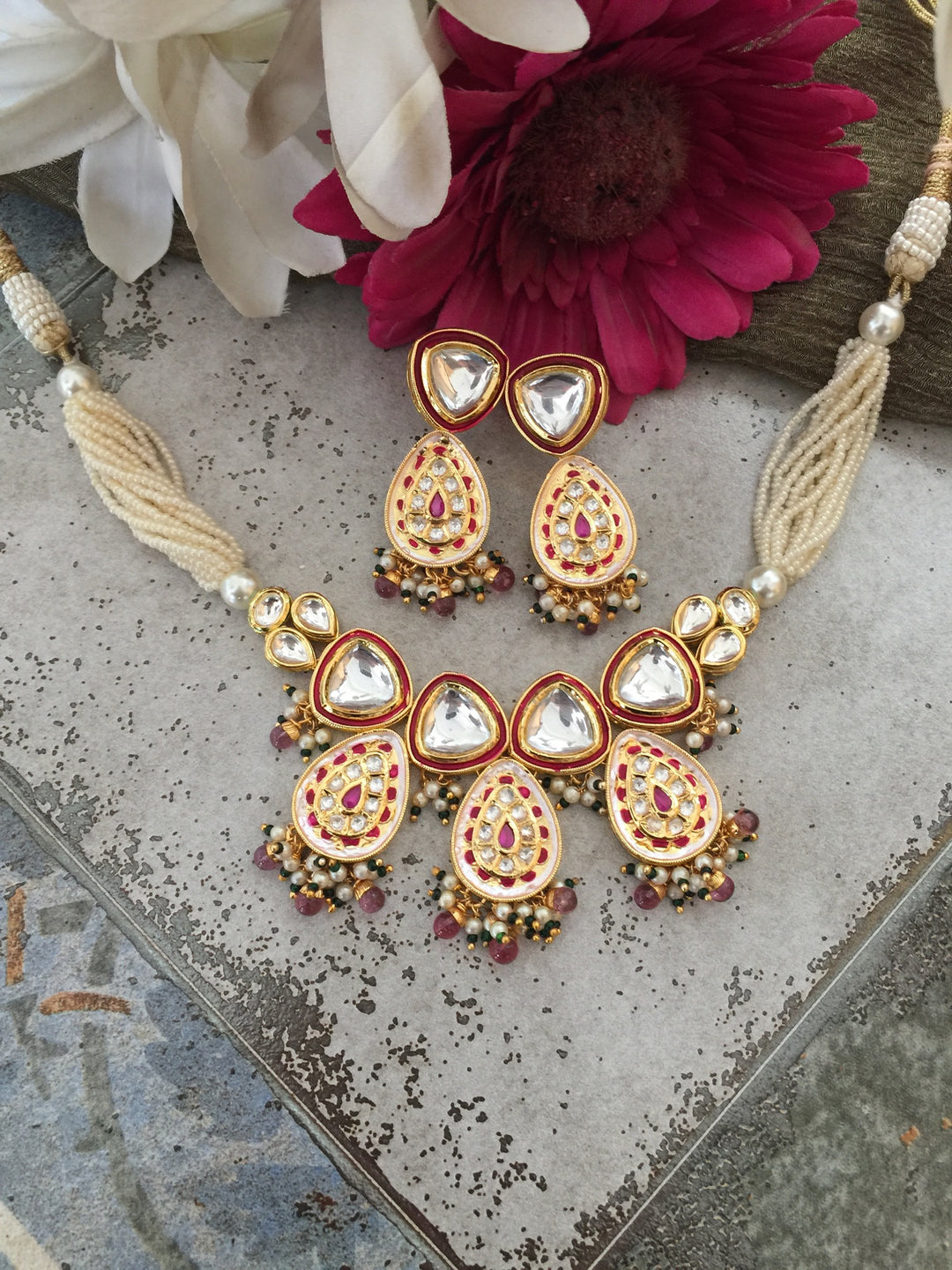 Elegant Kundan Choker with Earrings