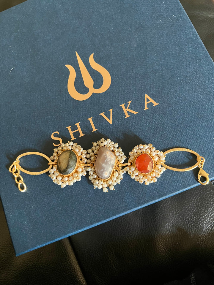 Pearls Cluster Bracelet