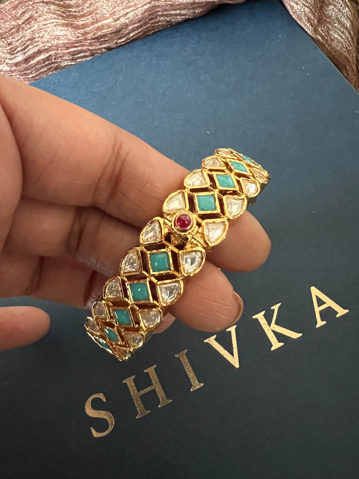 Classic Kundan Bangle