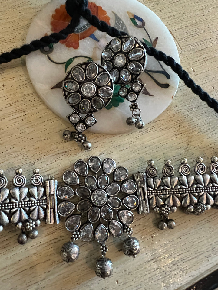 Vintage Art  Choker with Statement Studs