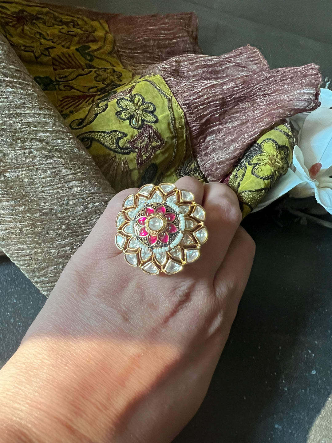 Kundan Rotating Ring
