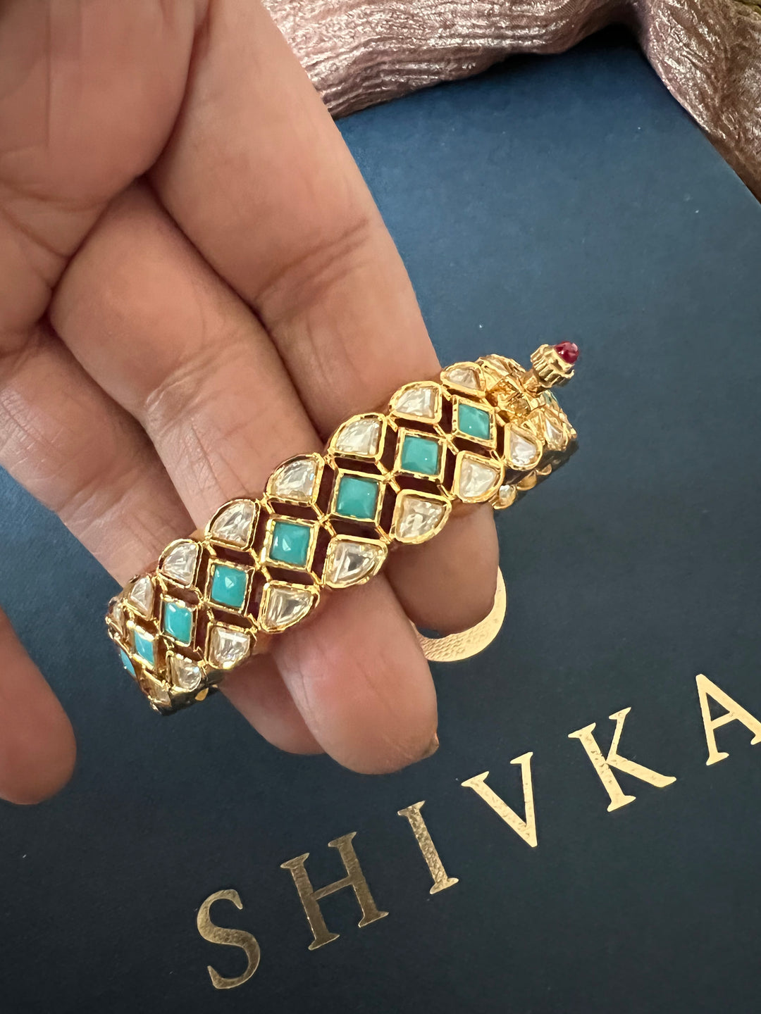 Classic Kundan Bangle