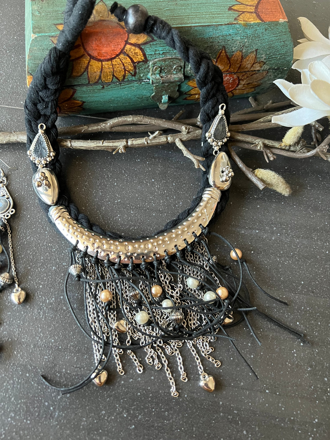 Fusion Hasli Necklace with Earrings