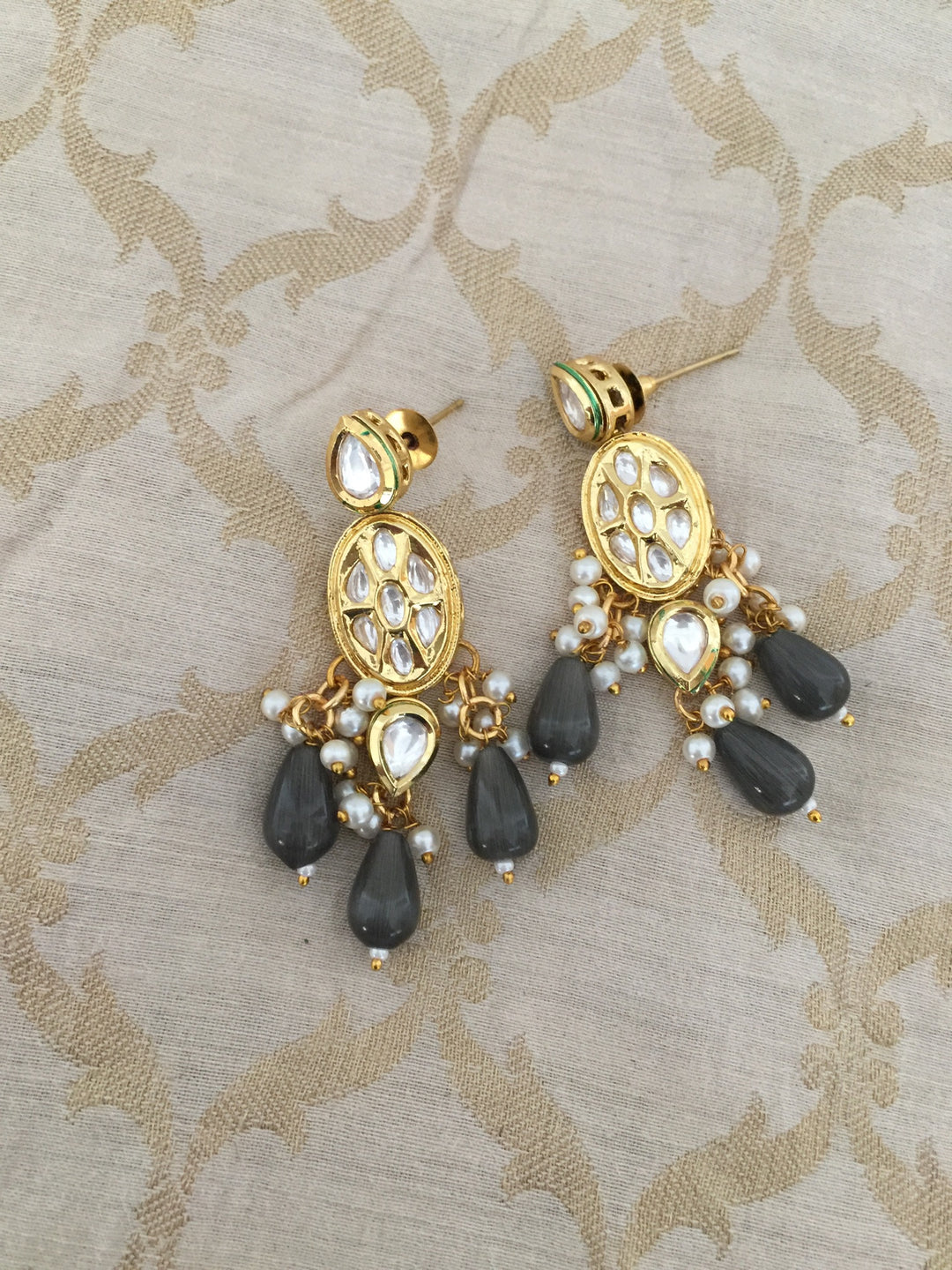 Classic Kundan Choker with Earrings and Maangtikka