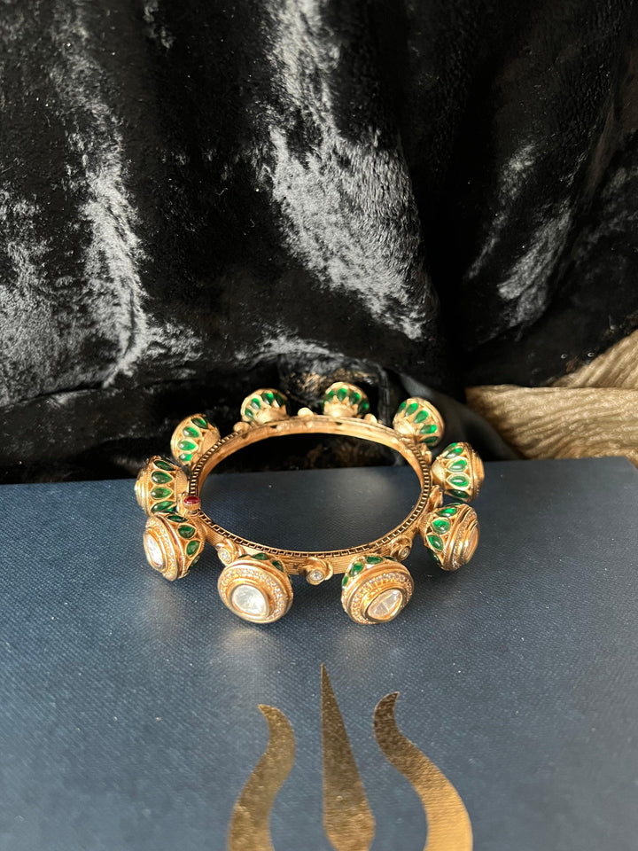 Scintillating Kundan Pacheli Kada - SHIVKA