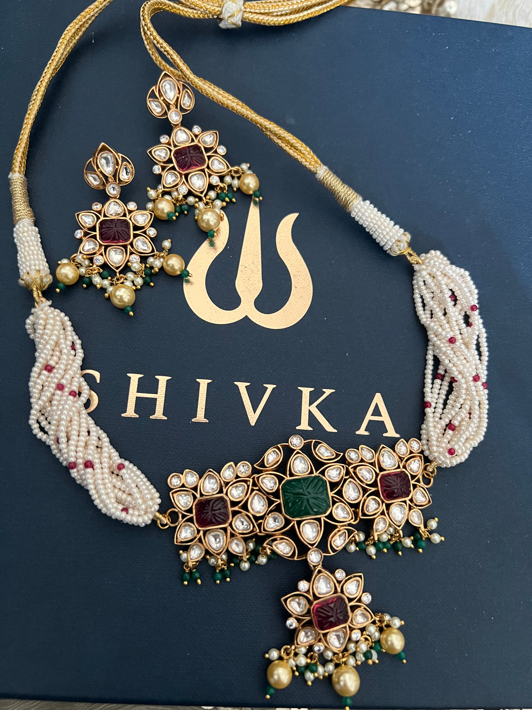 Beautiful Pachi Kundan Choker with Earrings