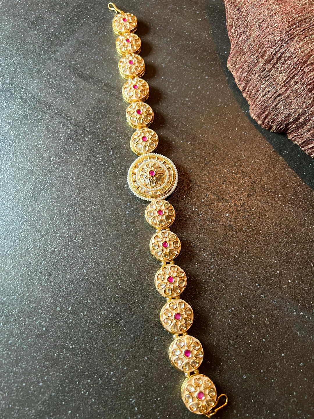 SHIVKA Premium Quality Kundan Mathapatti