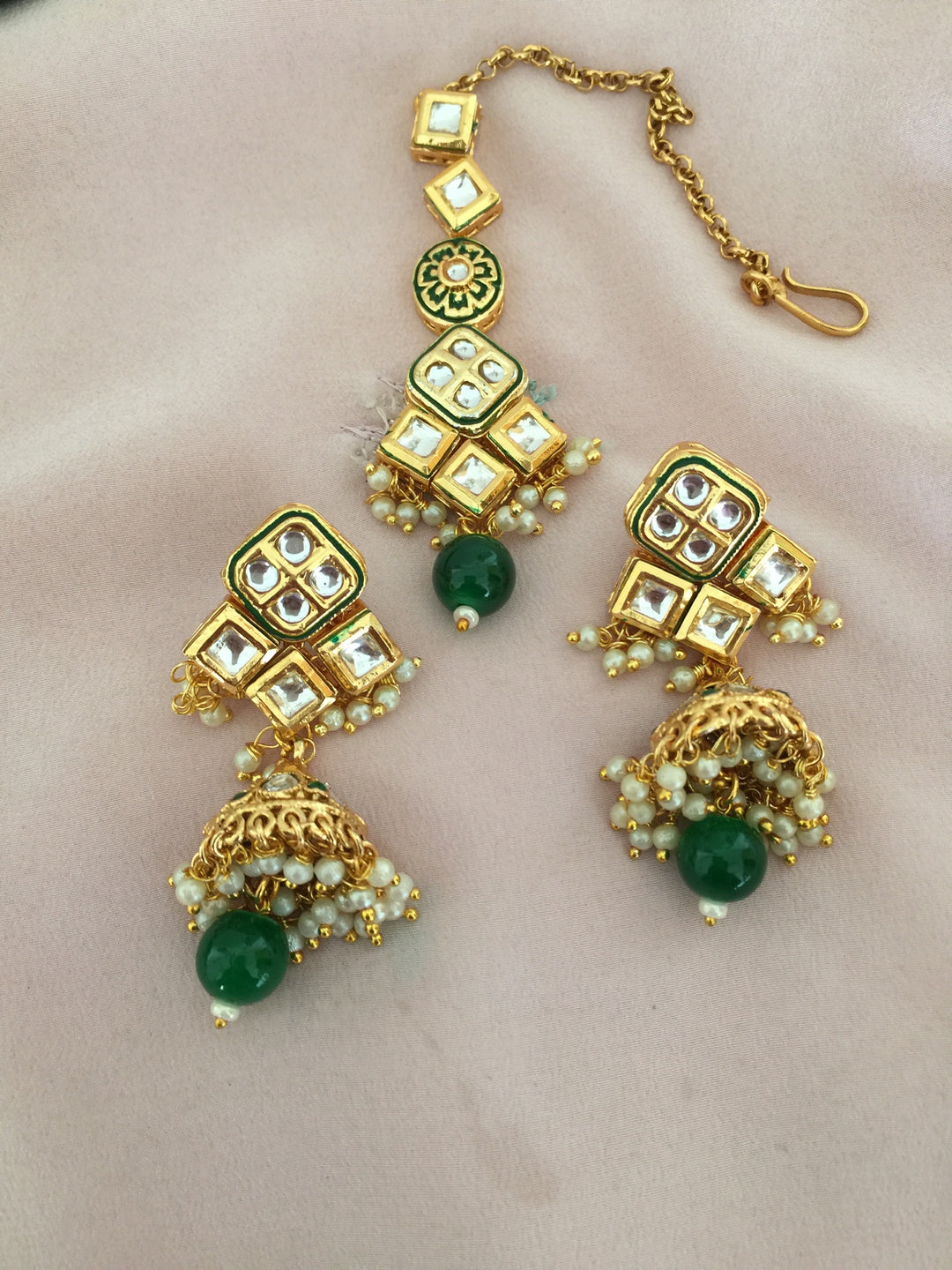 Elegant Kundan Choker Set with Earrings and Maangtikka - A Regal Radiance for Special Occasions