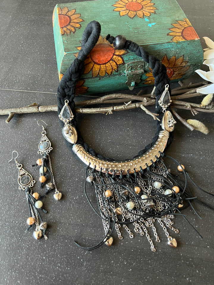 Fusion Hasli Necklace with Earrings